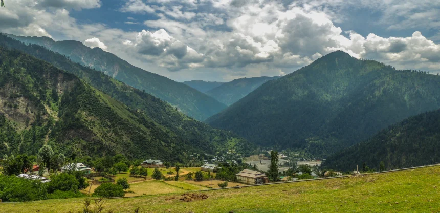 Kashmir (A Heaven on Earth)